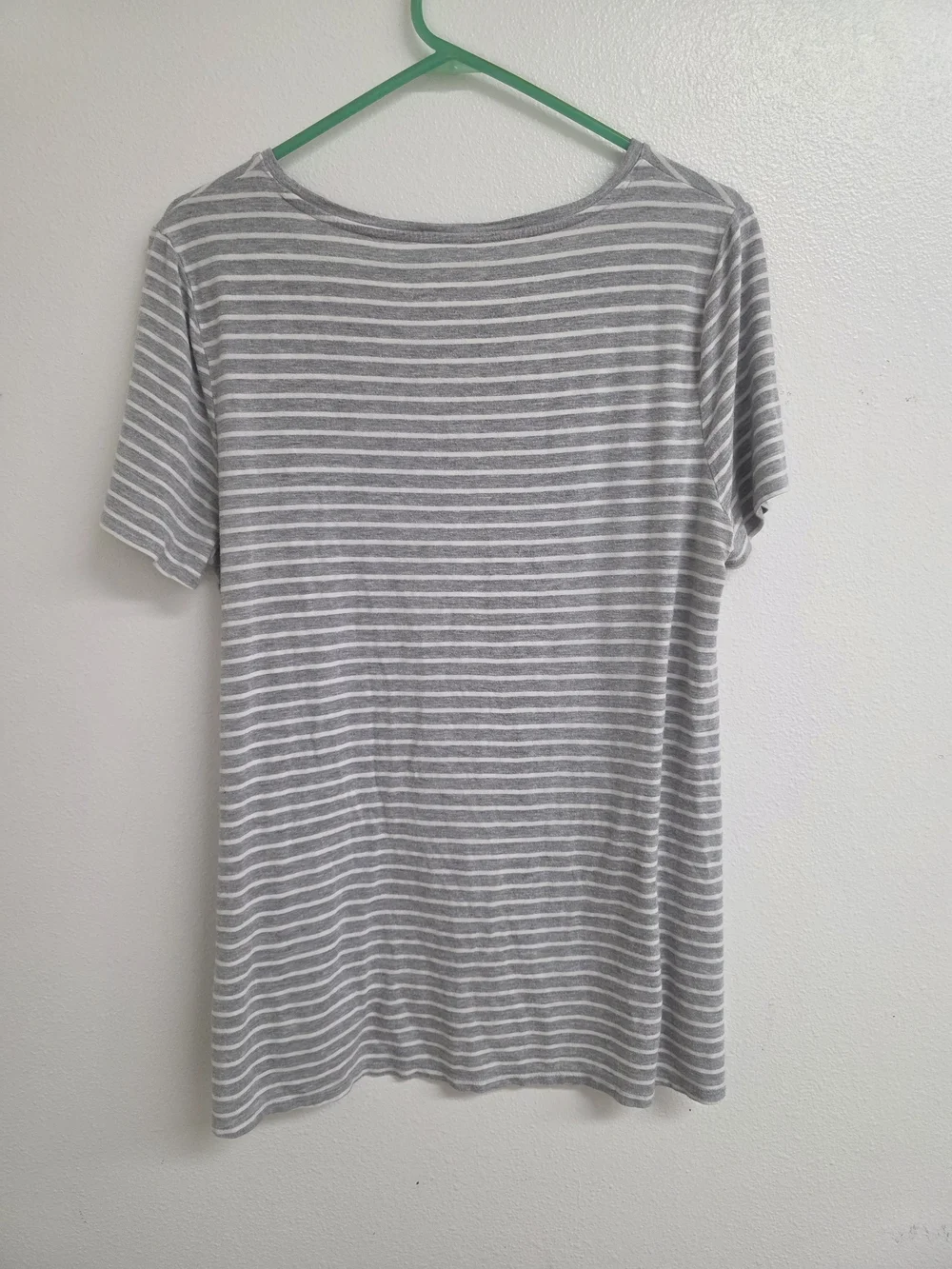Amazon Women's Gray and White Striped Short-Sleeve Tee (0709)